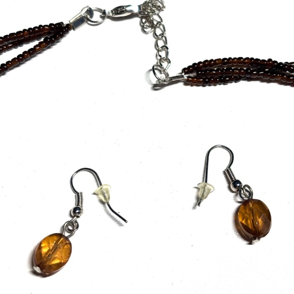 Set of multi layered beaded necklace with assorted earrings- amber & bronze - Picture 4 of 4